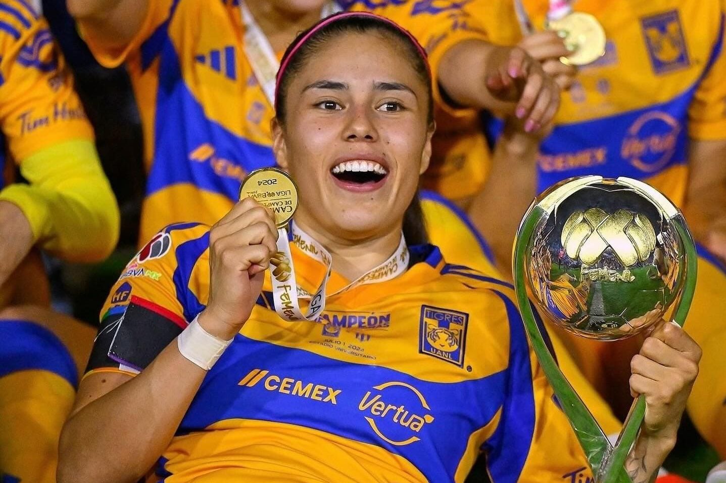 Who is Lizbeth Ovalle, the player with the most expensive pass in history