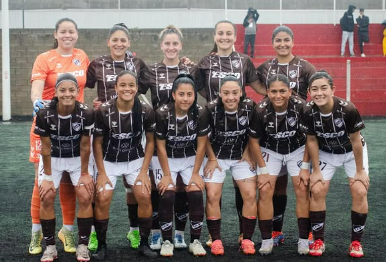 After the relegations of Central and Vélez, the last team to leave the First Division is defined