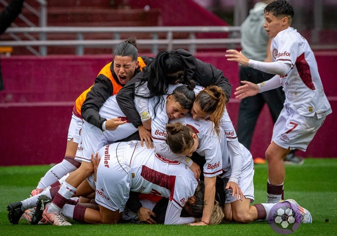 Lanús stayed with the Reduced and was promoted to First Division